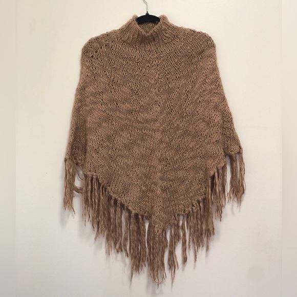 Kenneth Cole Reaction Sweaters - Kenneth Cole REACTION vintage crochet Poncho, tan, Goldie color, one size.
